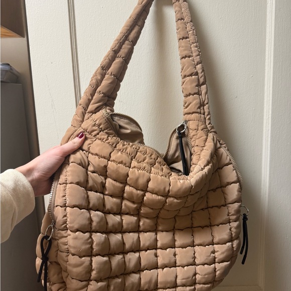 FP Movement Beige Quilted Women's Carryall Bag - Picture 5 of 7